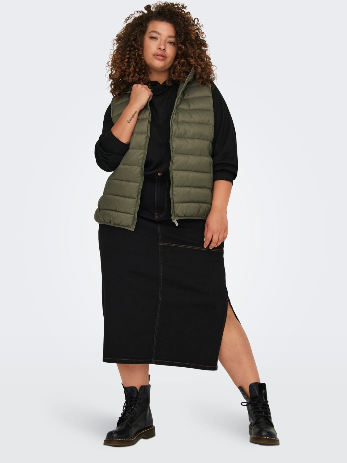 Curvy Midi denim skirt