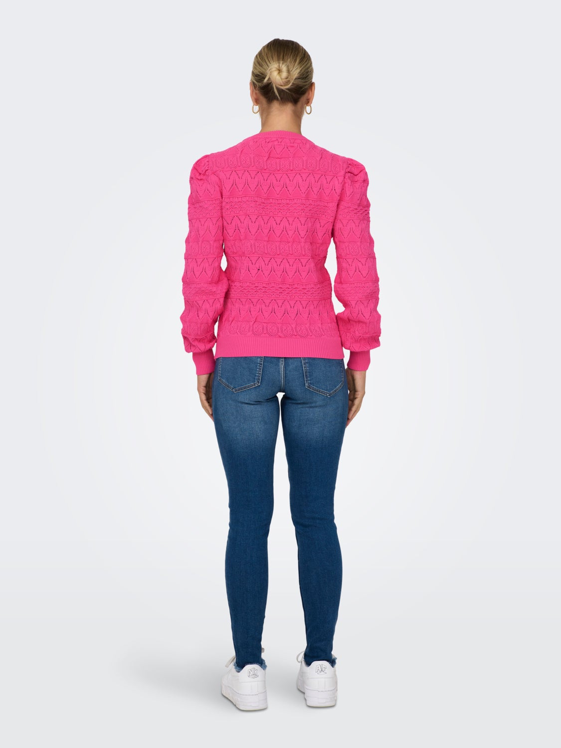 O-neck knitted pullover