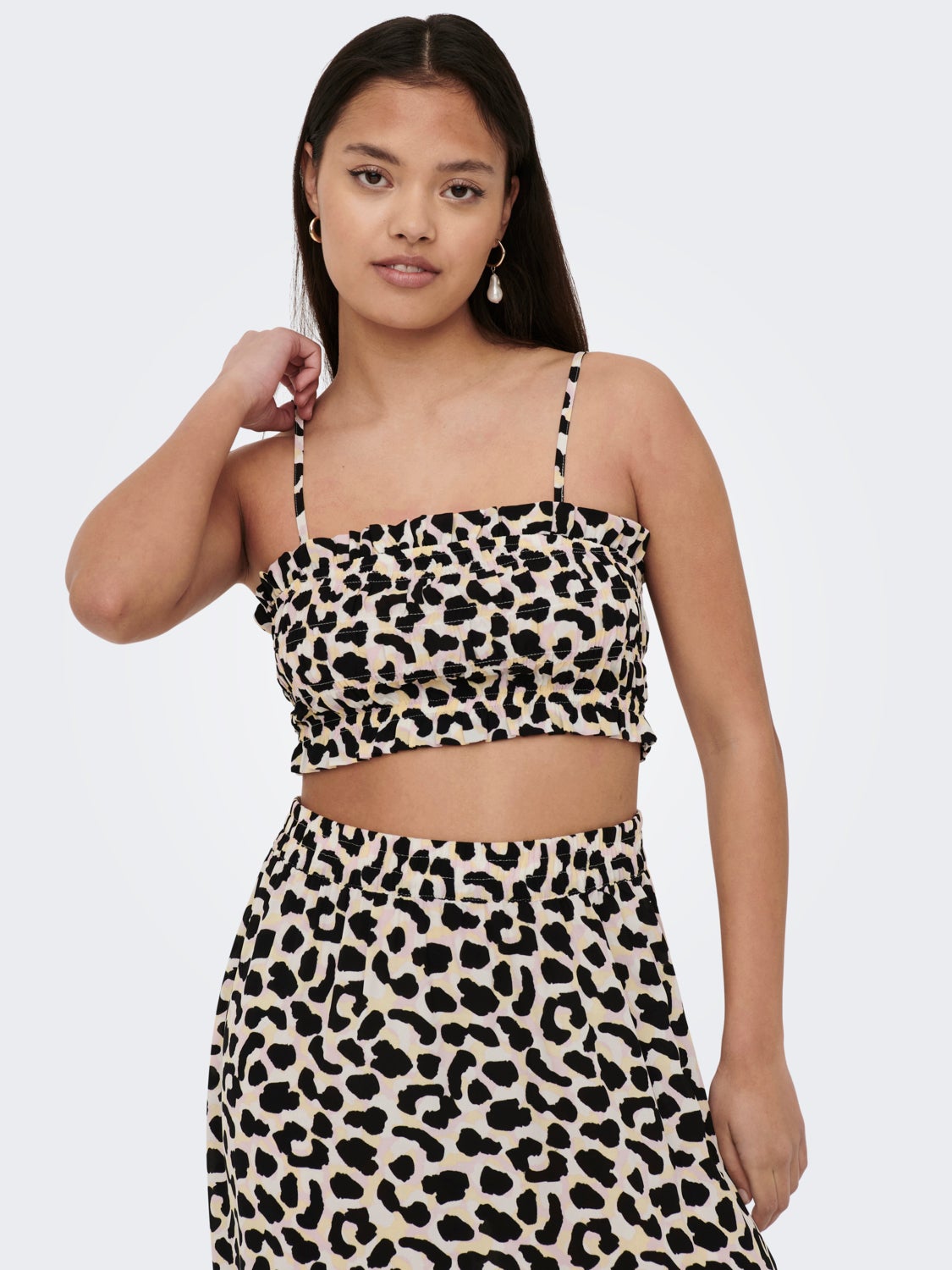 Crop top with thin straps