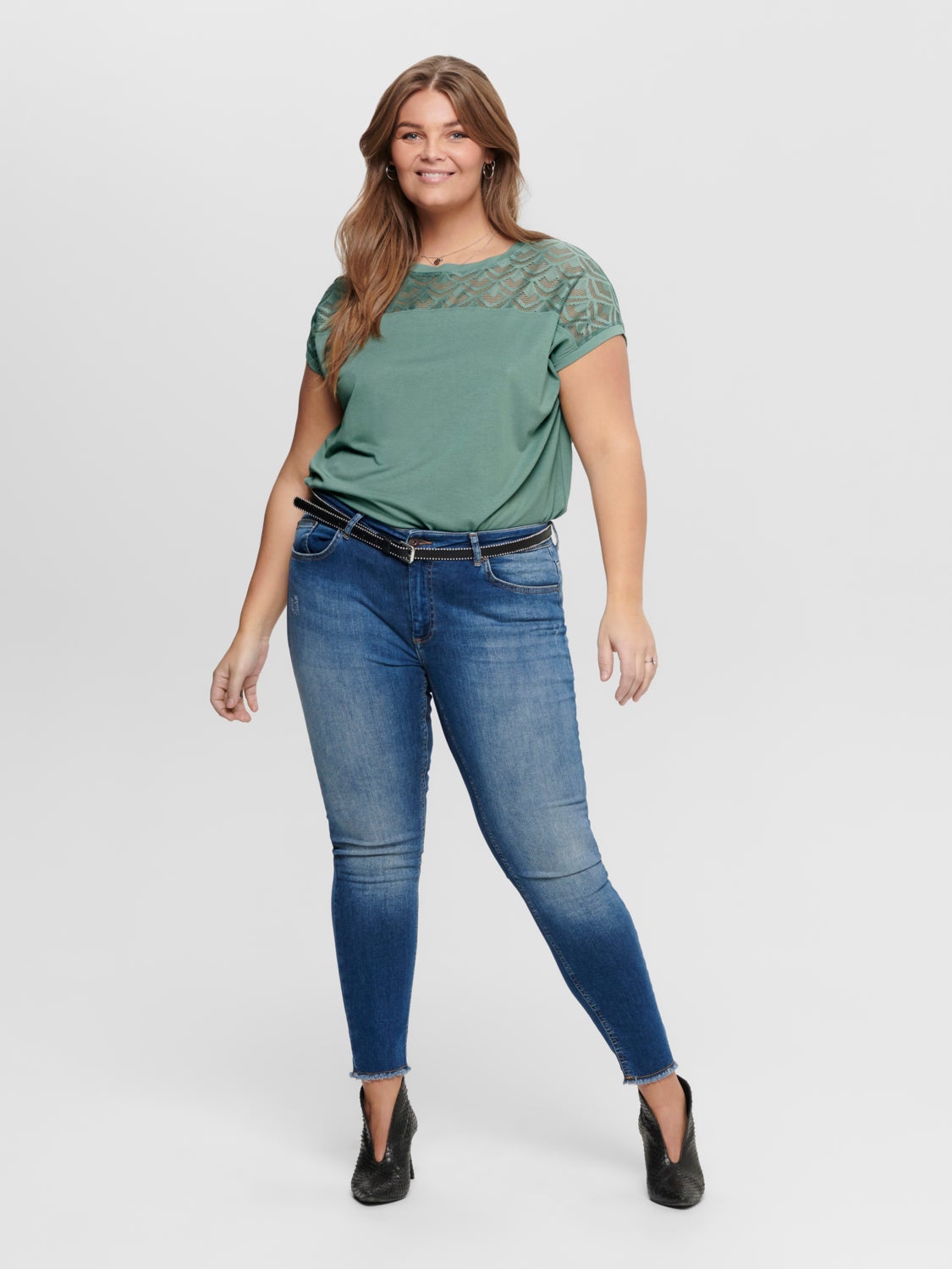 Curvy lace detail Top