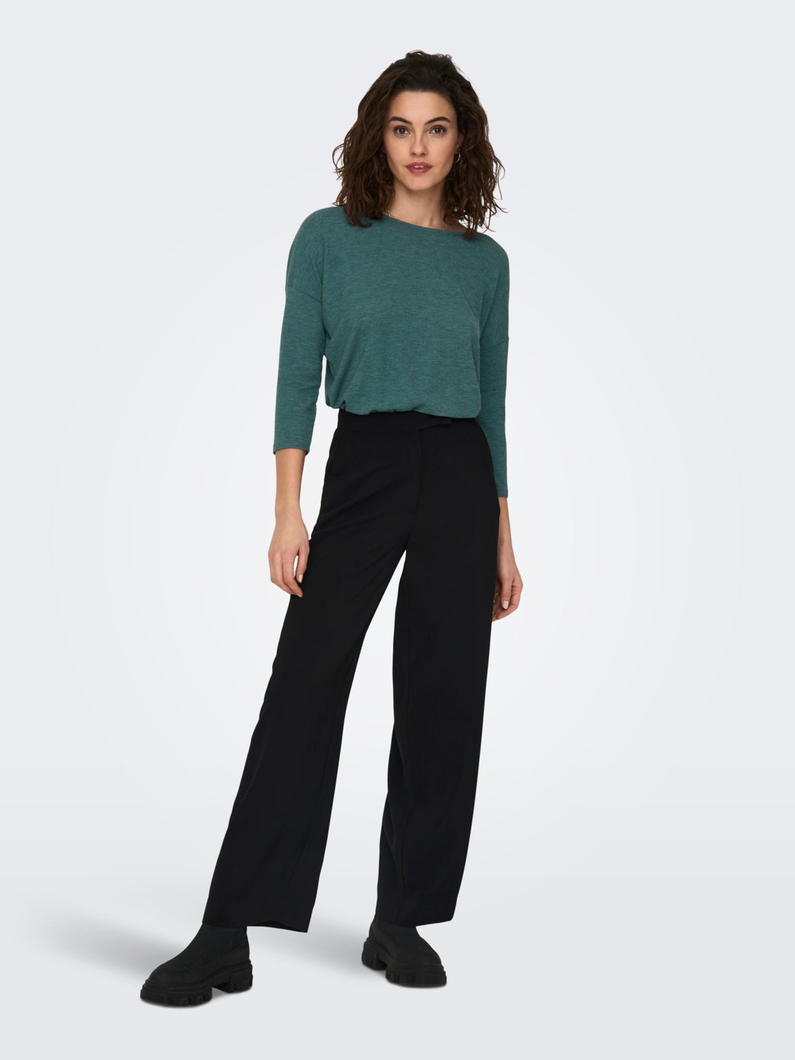 Loose fitted 3/4 sleeved top