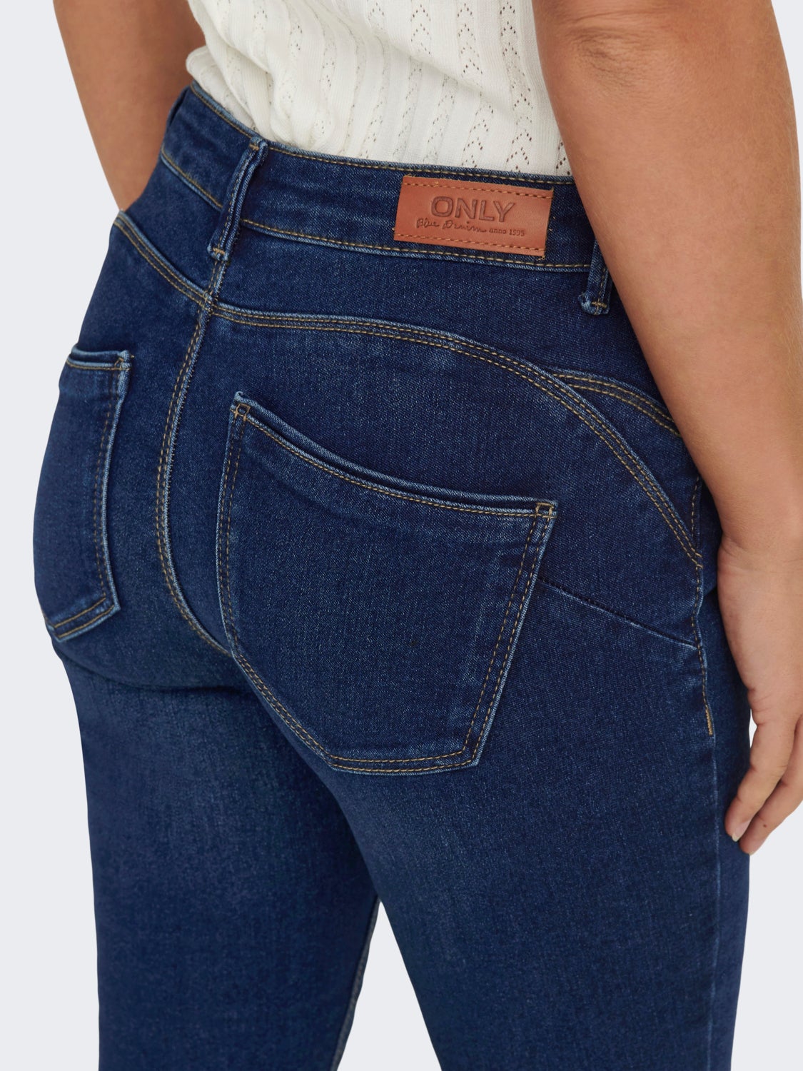 ONLDaisy life reg push up Skinny fit jeans