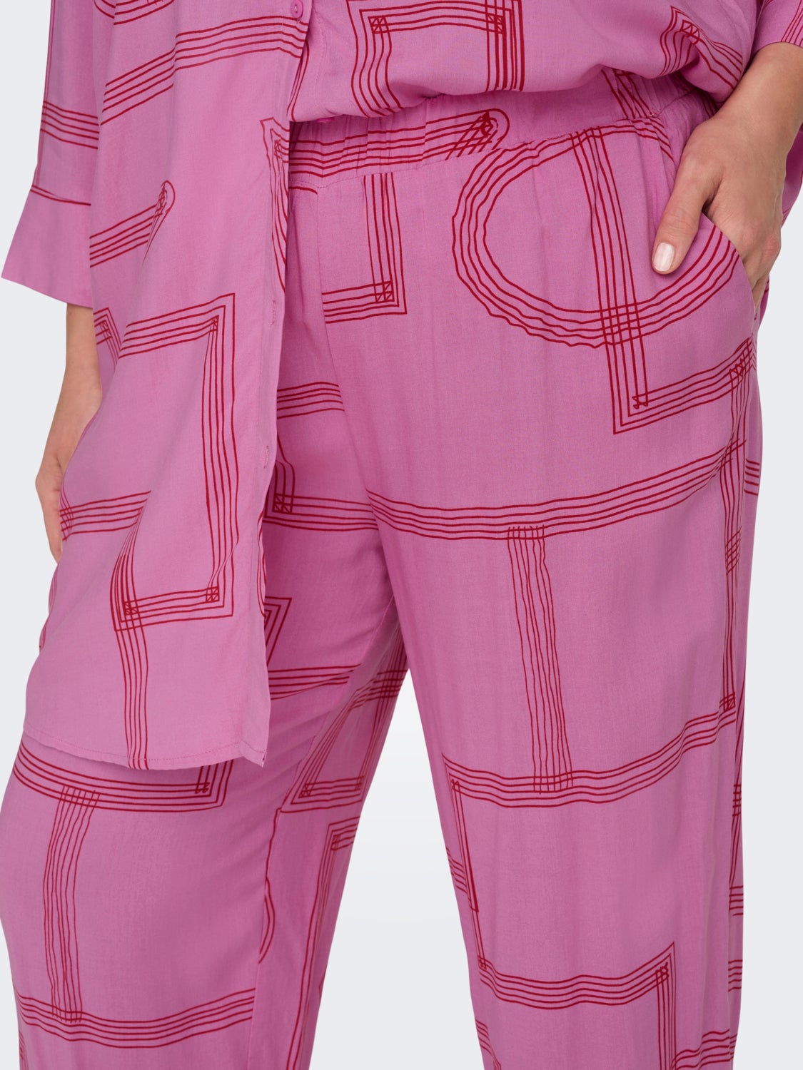 Curvy printed trousers