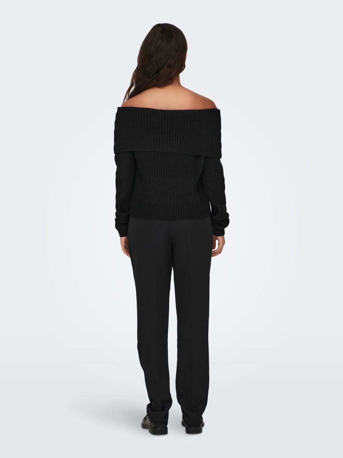 Off shoulder knitted pullover