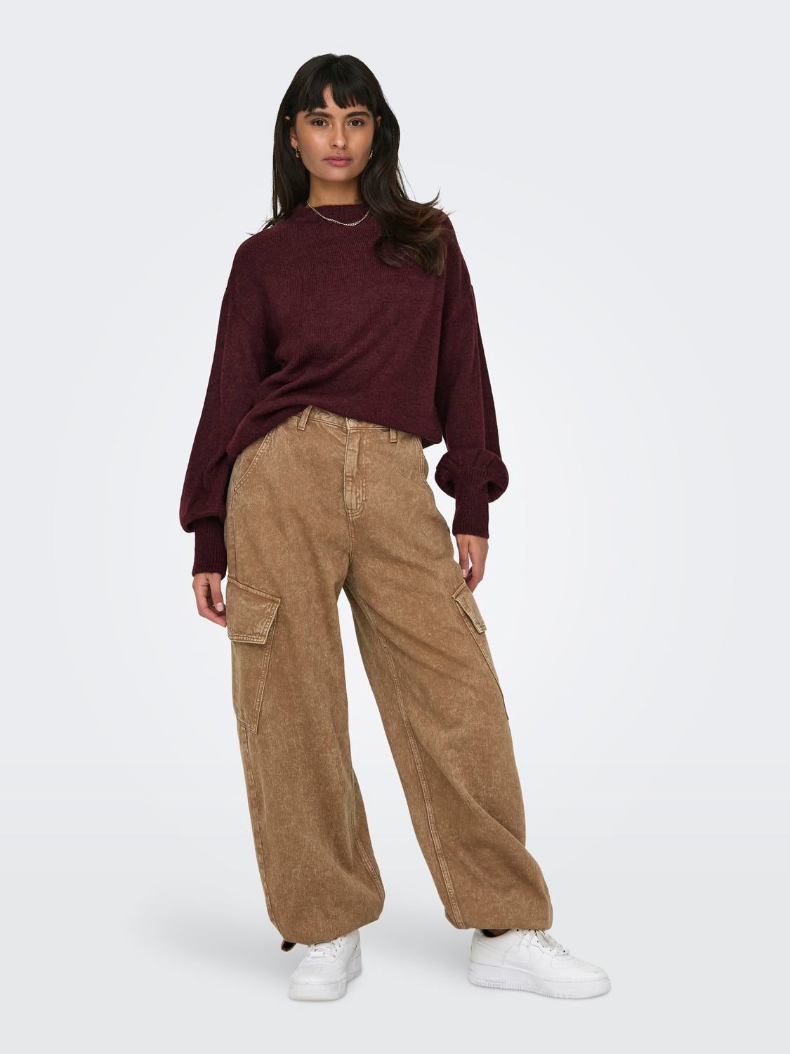 O-neck knitted pullover