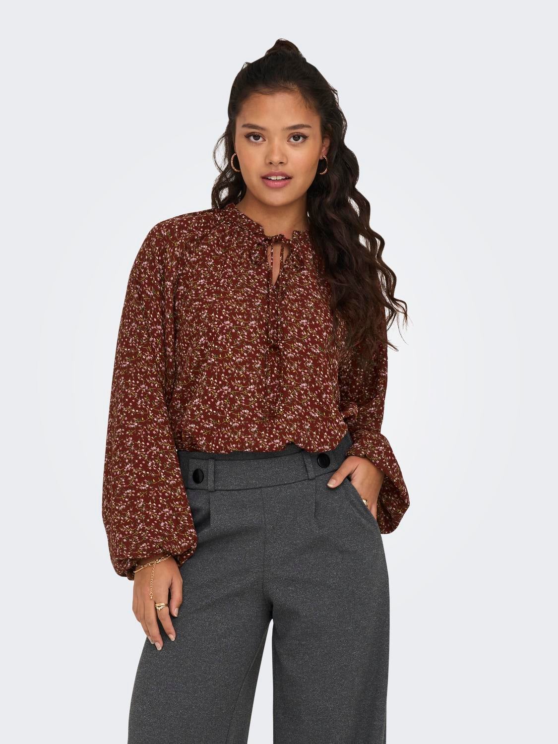 O-neck top with pattern