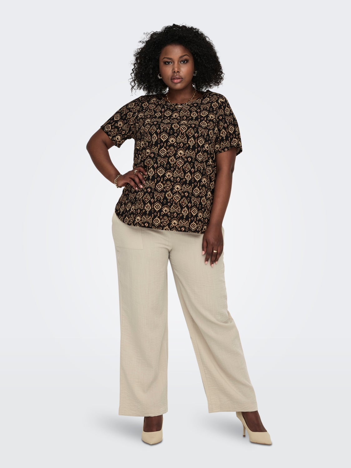 Curvy short sleeve Top