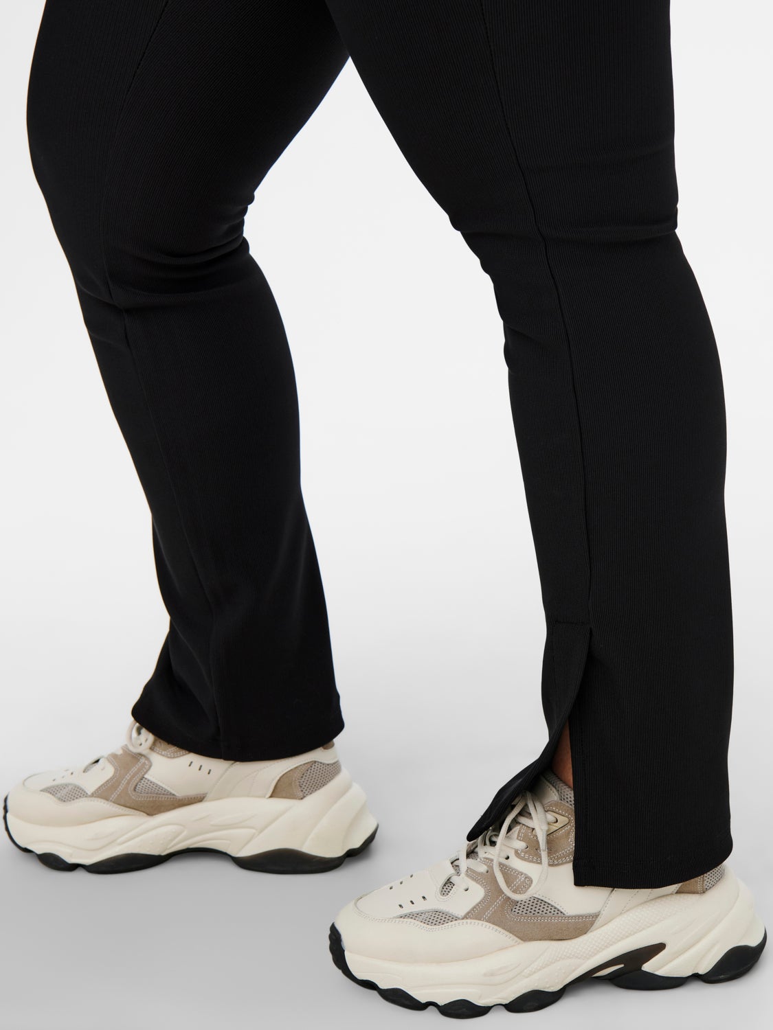 Curvy slit detail Leggings