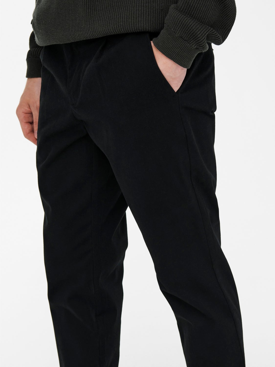 Tapered fit trousers