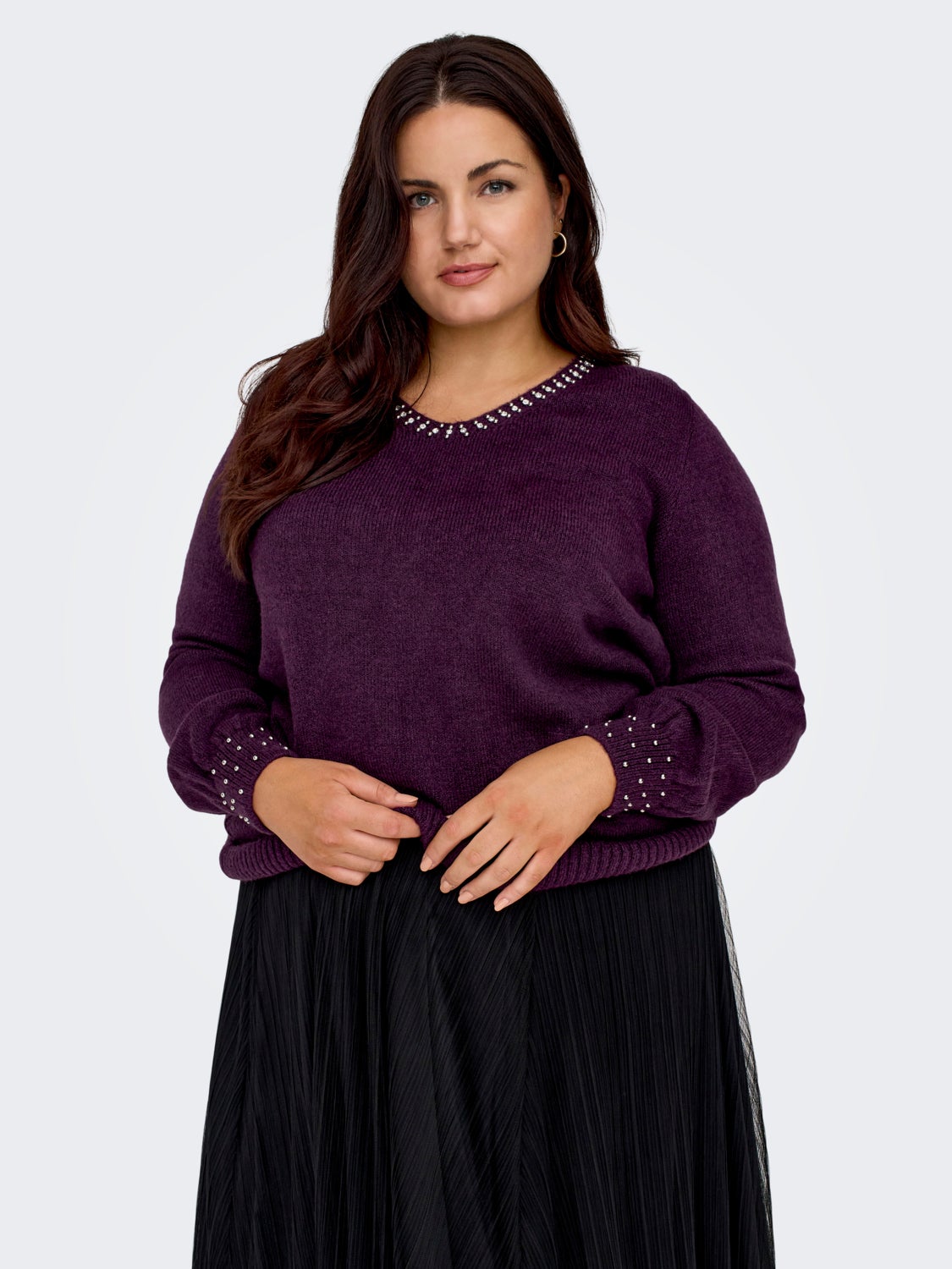 Curvy v-neck knitted pullover