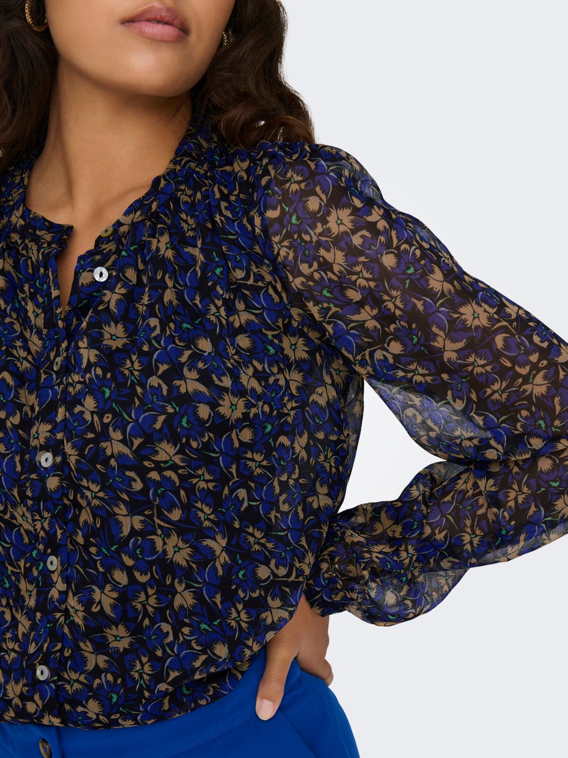 Shirt with china collar