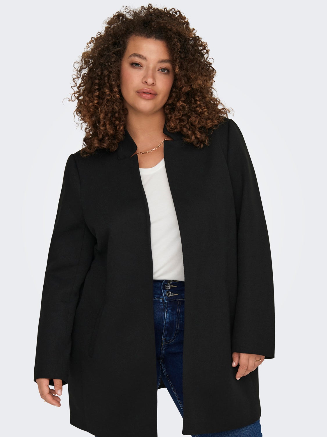 Curvy blazer with spread collar