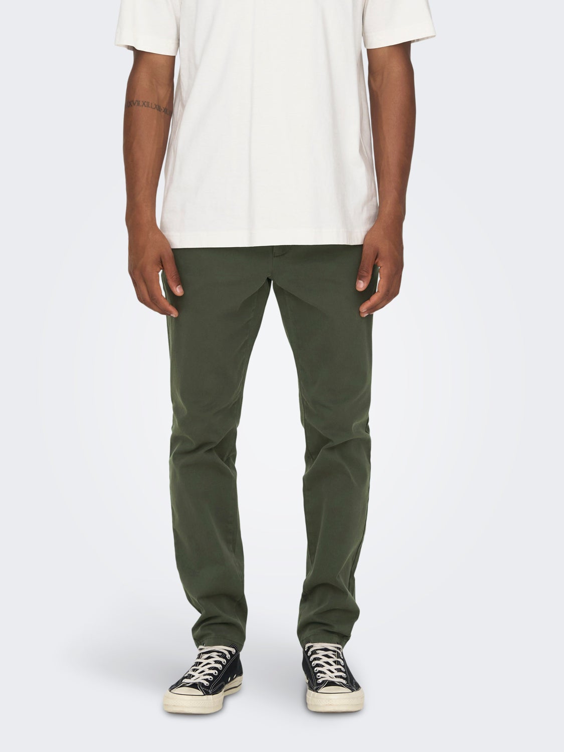 Tapered fit trousers