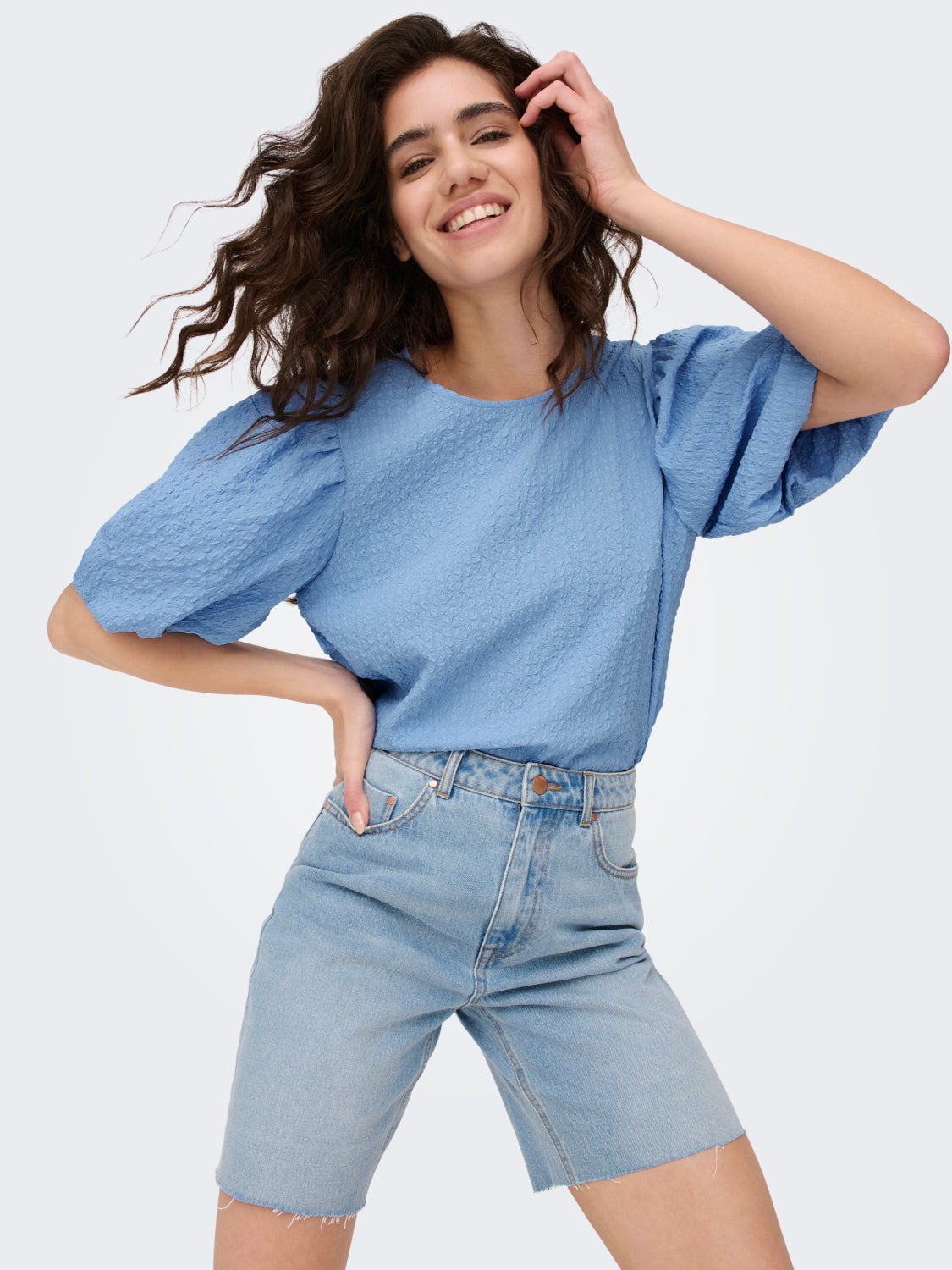 O-neck top with balloon sleeves