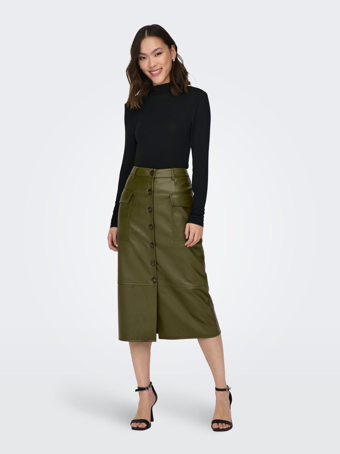 Midi skirt with buttons