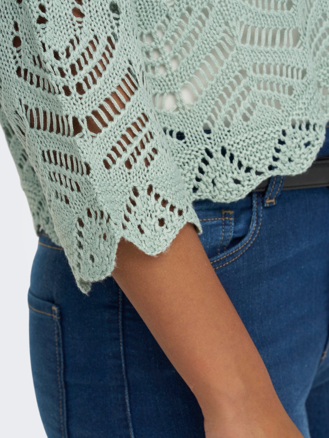 Short Knitted Pullover