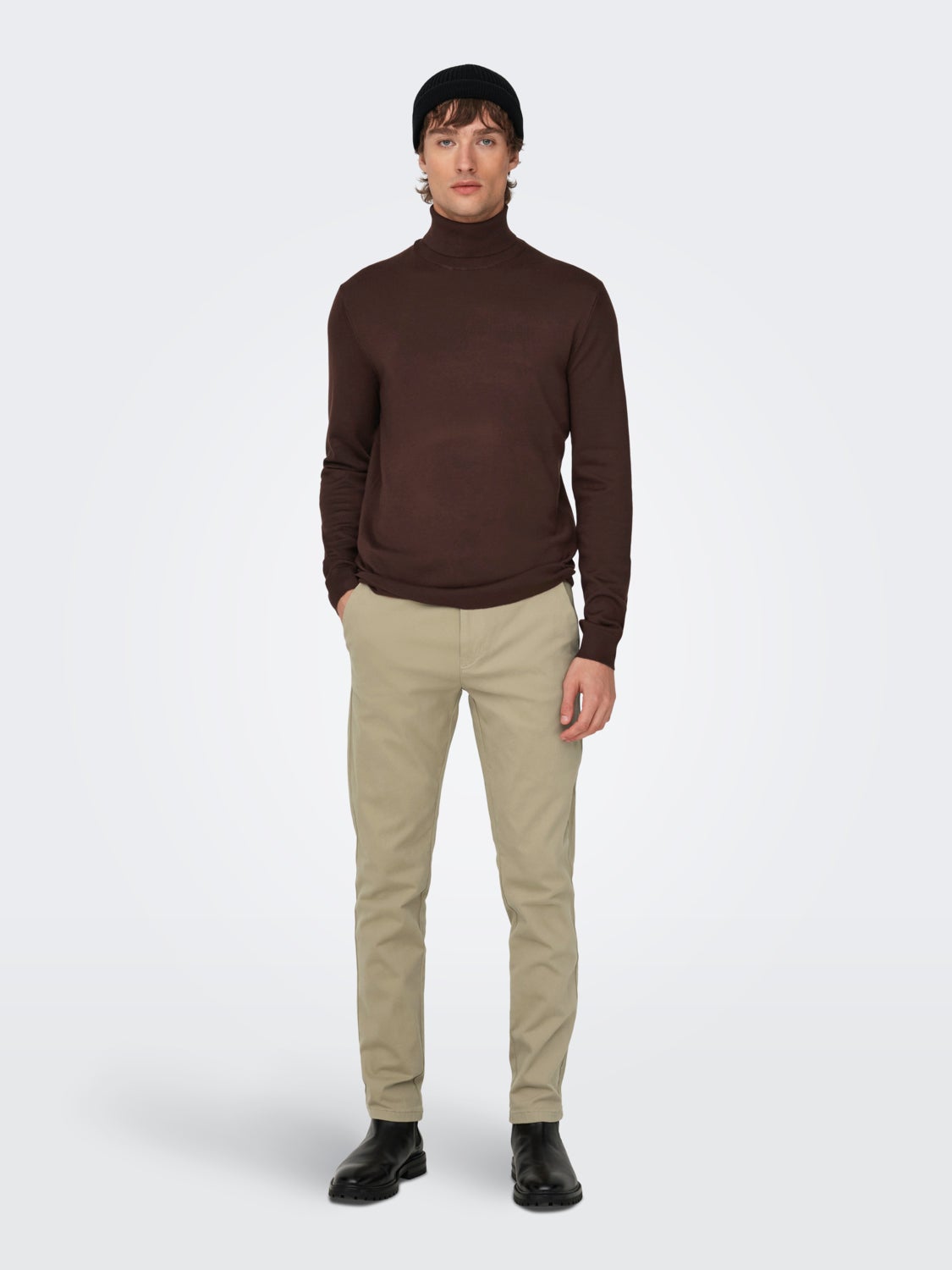 Roll neck knitted pullover