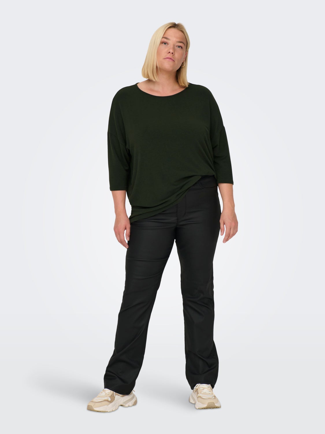 Curvy loose fitted 3/4 sleeved top