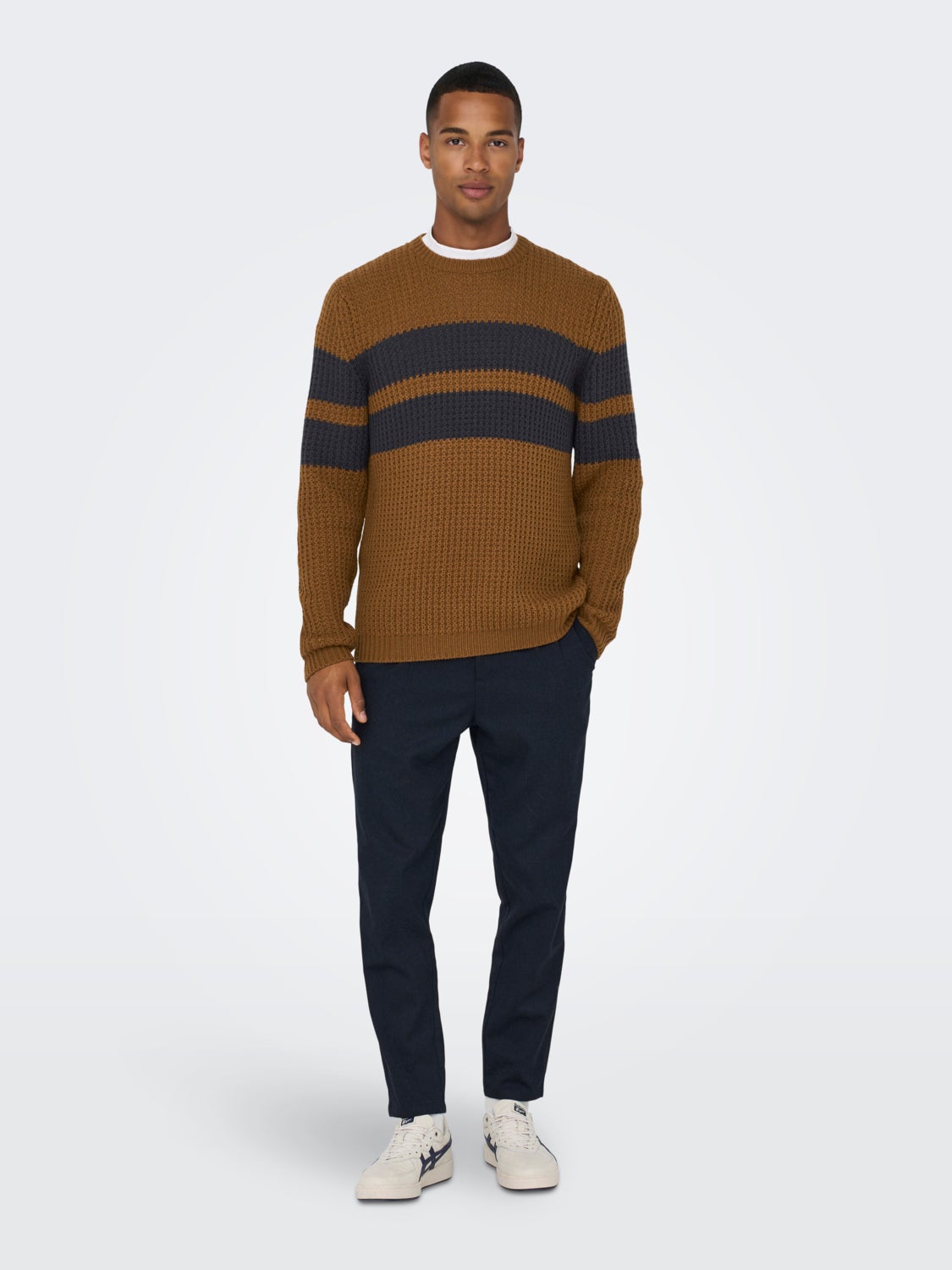 Textured knitted pullover