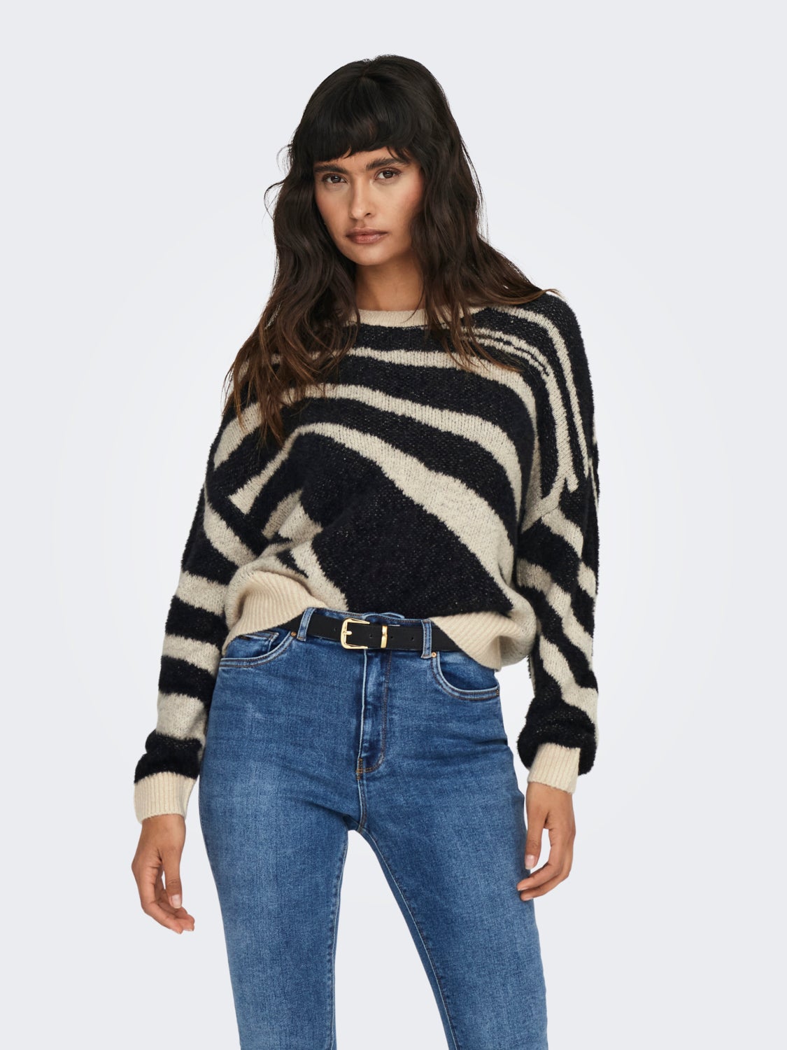 O-neck knit with pattern