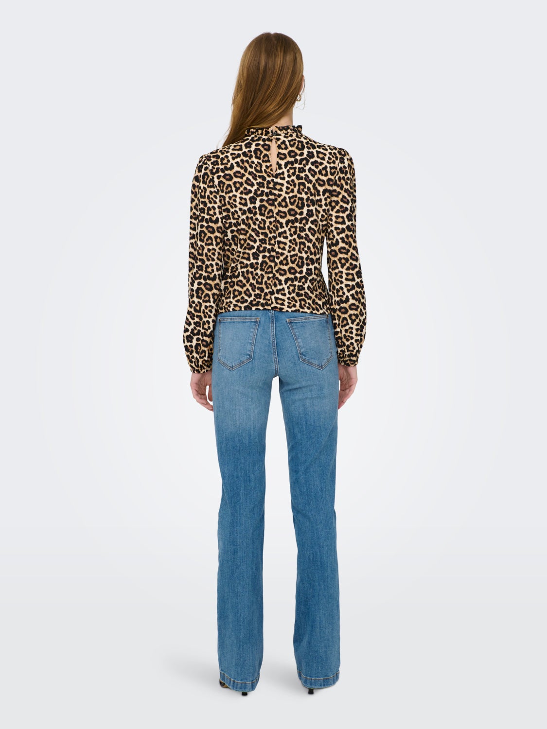 Top with long sleeves and high neck