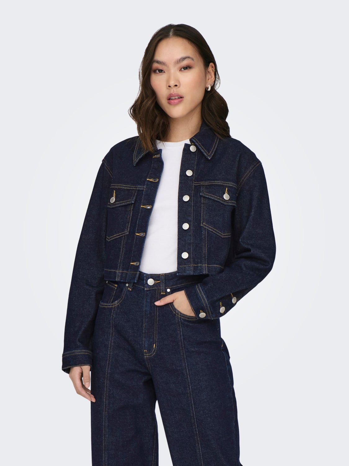 Cropped denim jacket