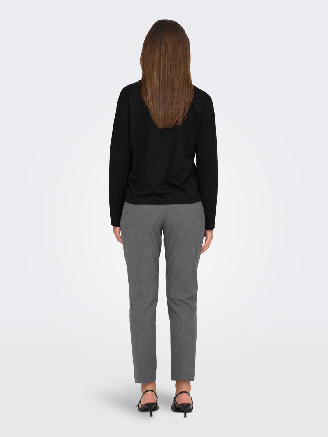 V-NECH TOP WITH LONG SLEEVES