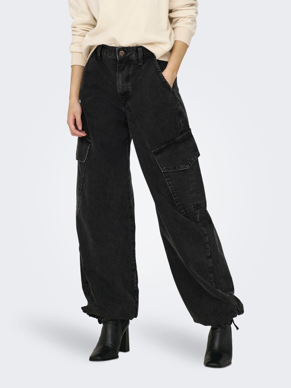 ONLPERNILLE HW CARGO CROPPED JOGGER FIT JEANS
