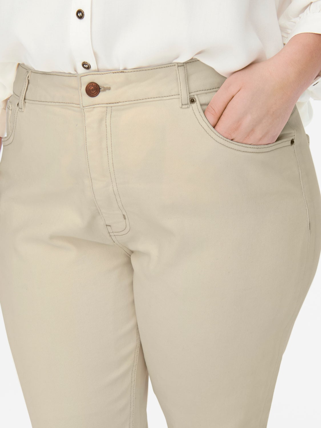 Curvy CAREneda Highwaisted Ankle mom jeans