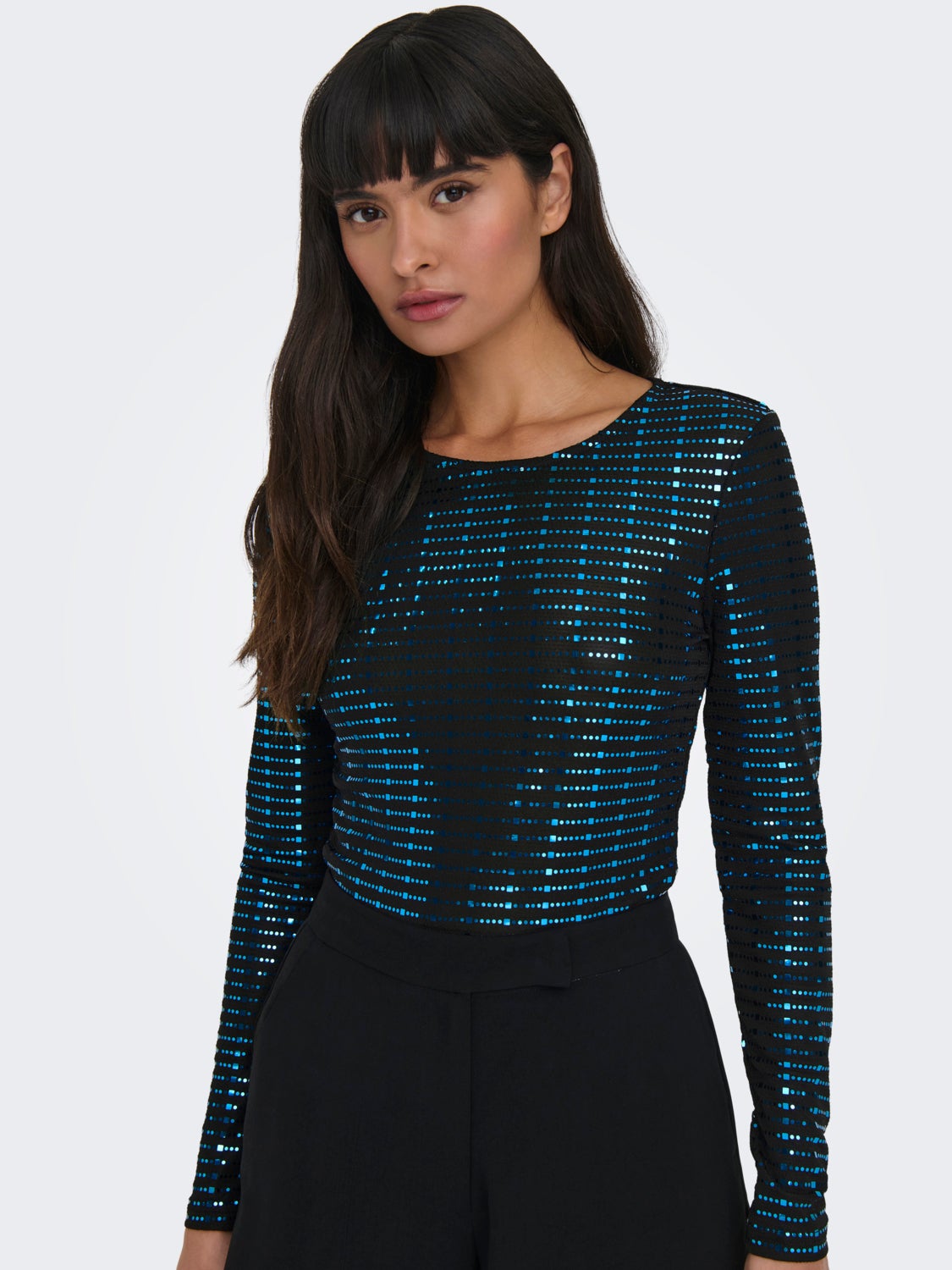O-neck glitter top