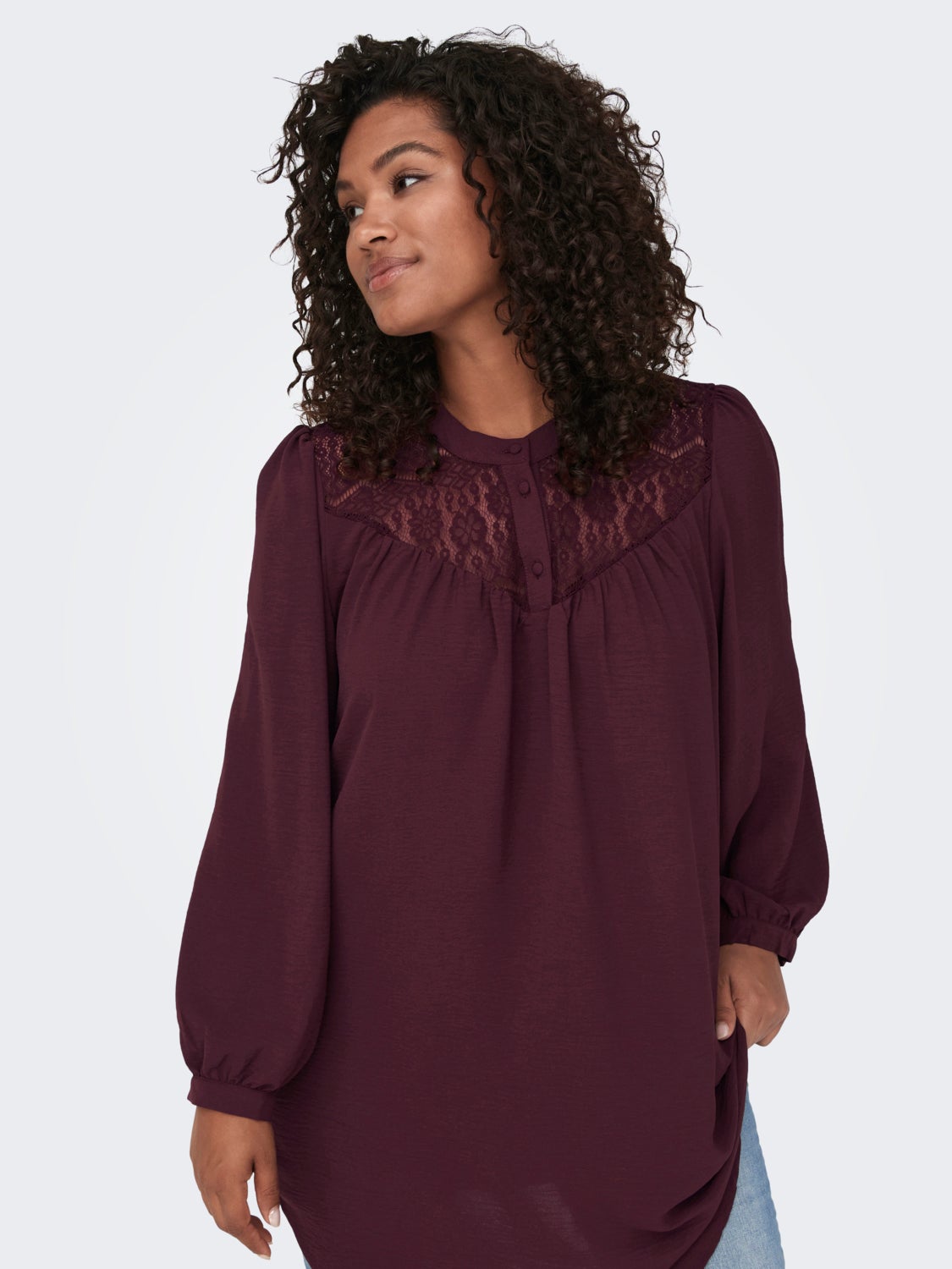 Curvy Long shirt with lace