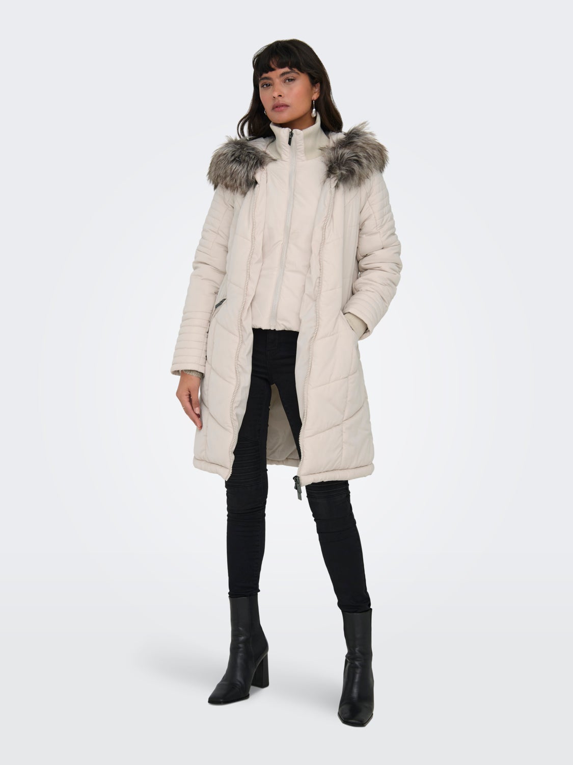Hooded puffer jacket