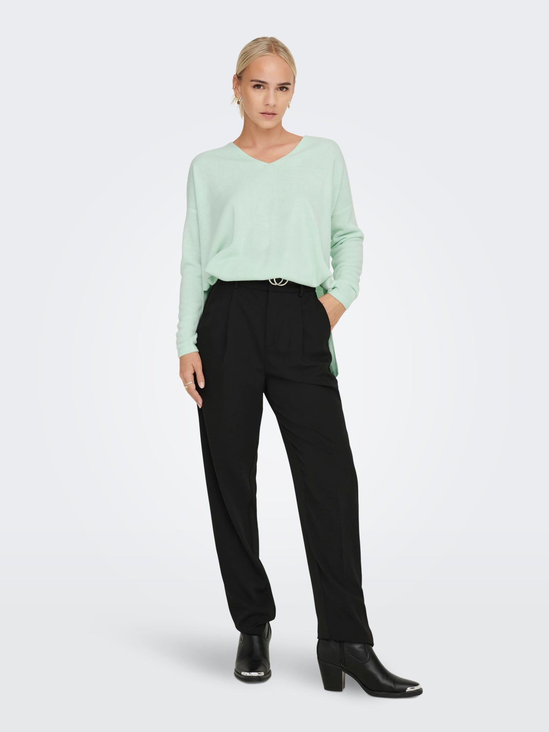 V-neck Knitted Pullover