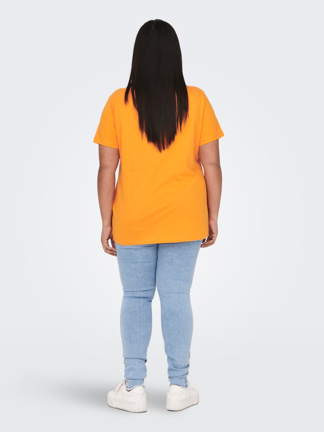 Curvy solid color t-shirt