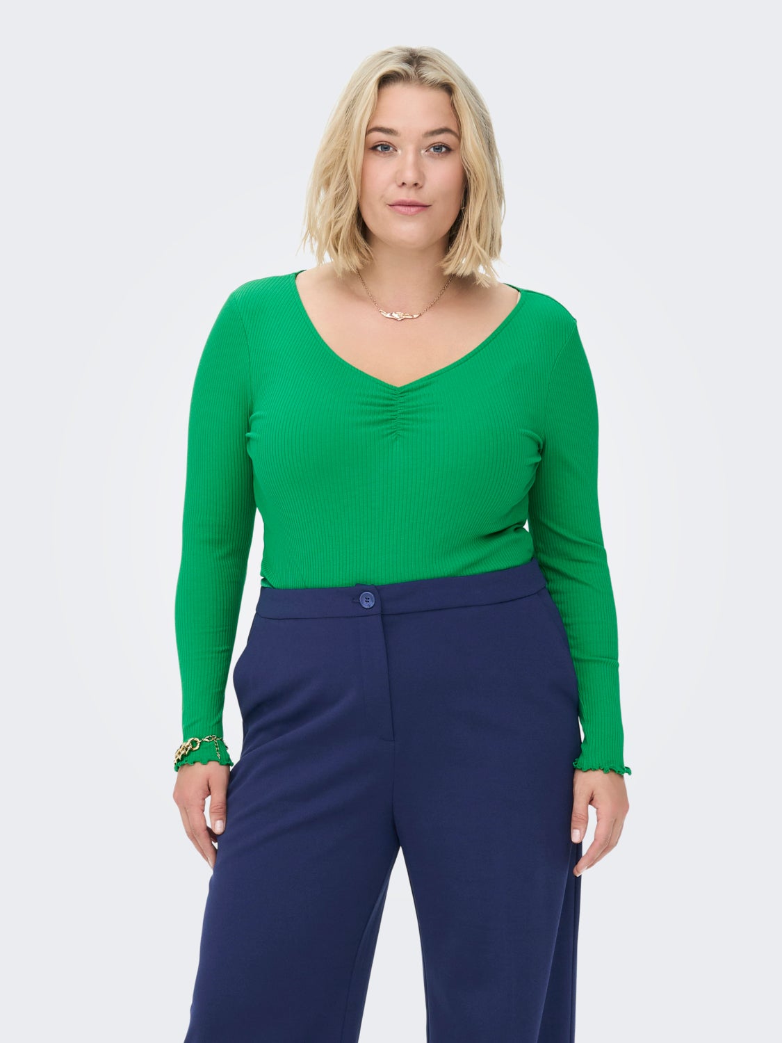 Curvy Wrinkle v-neck Long Sleeved Top
