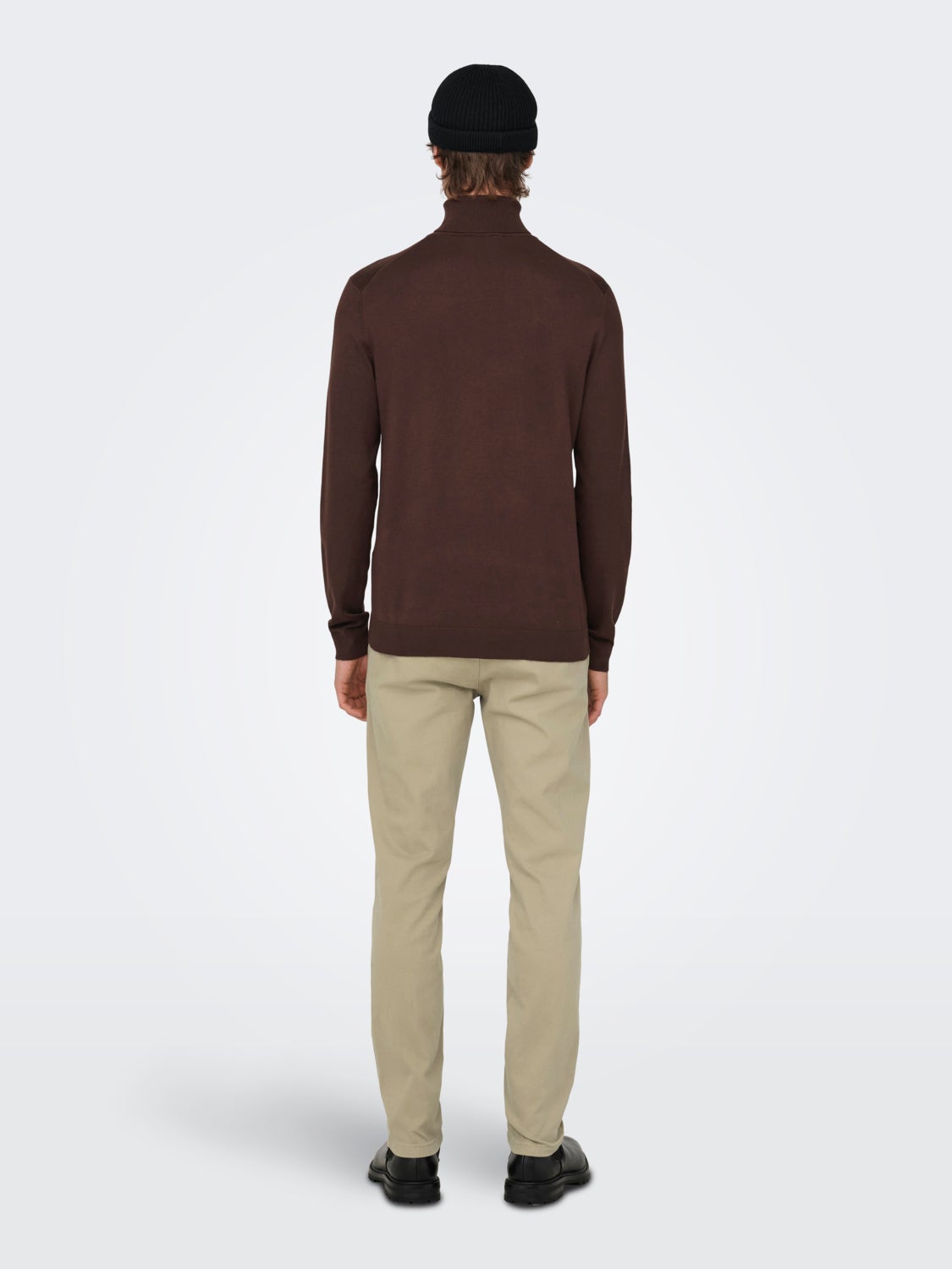 Roll neck knitted pullover