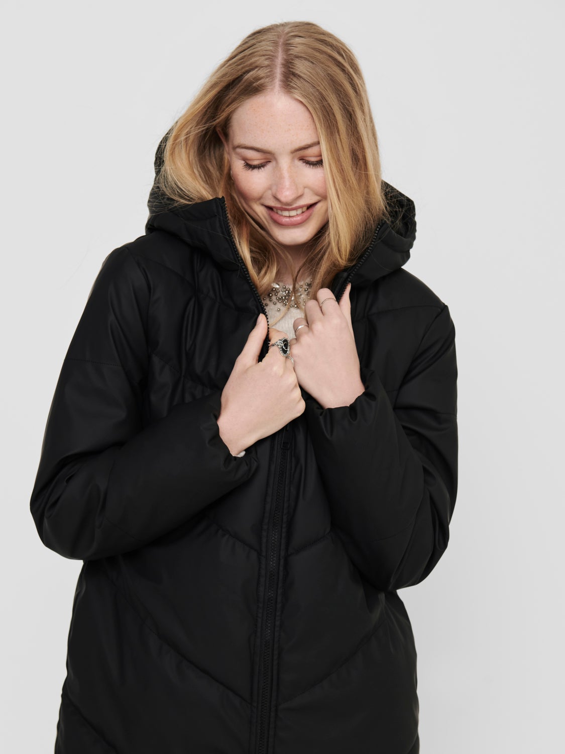 Water repellent puffer jacket