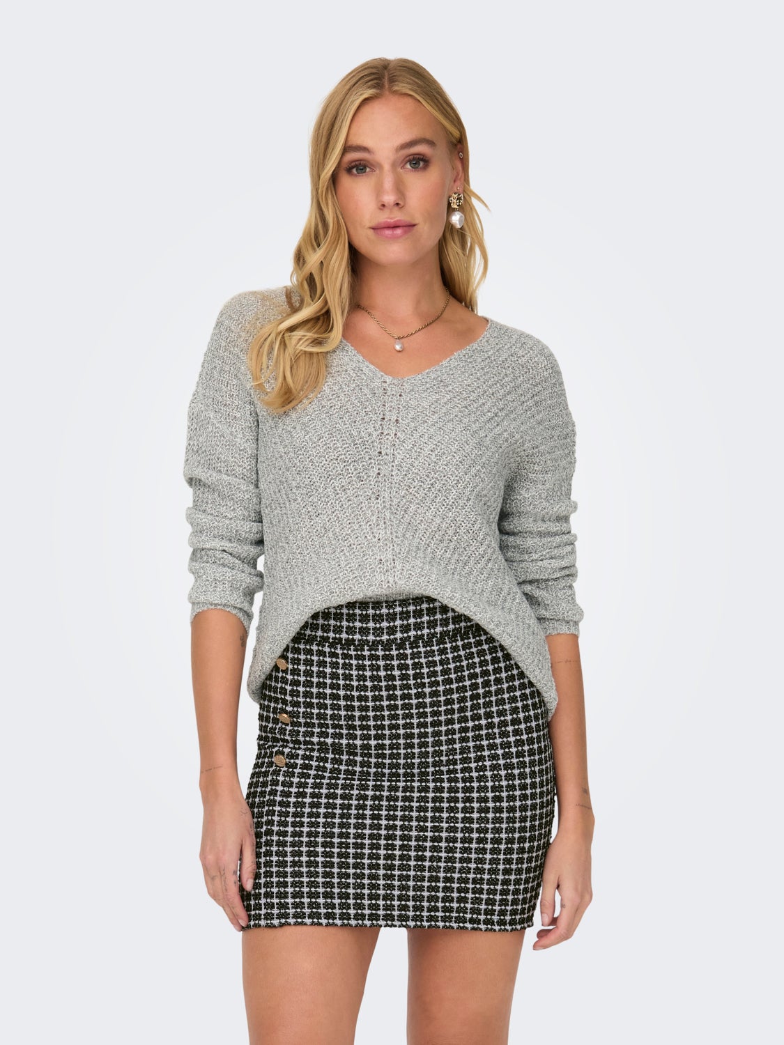 V-neck knitted pullover