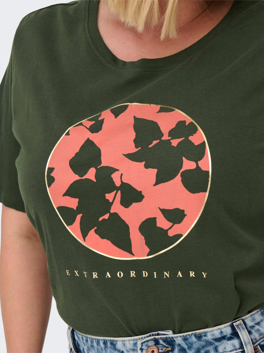 Curvy t-shirt with print