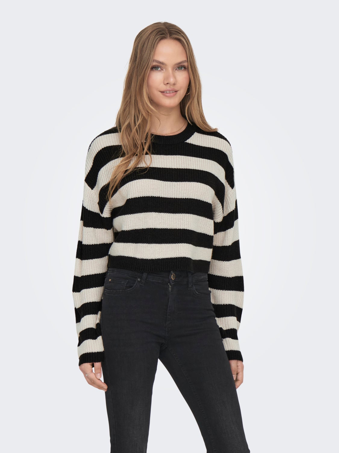 Cropped knitted pullover