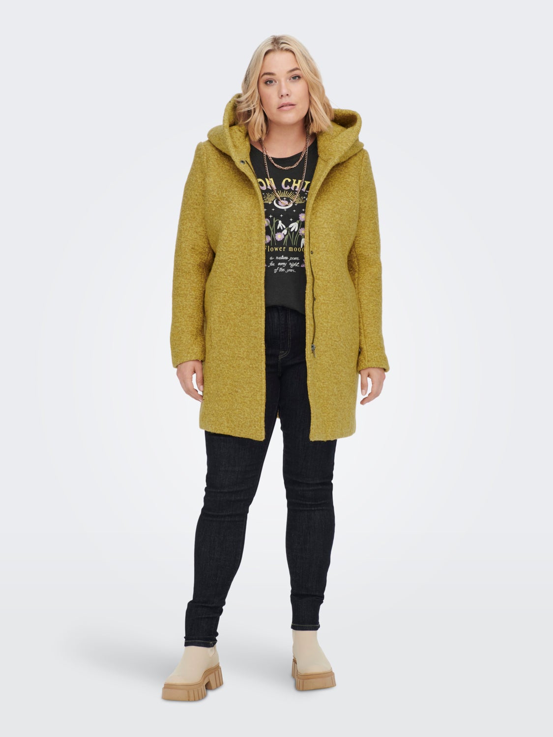 Curvy boucle wool Coat