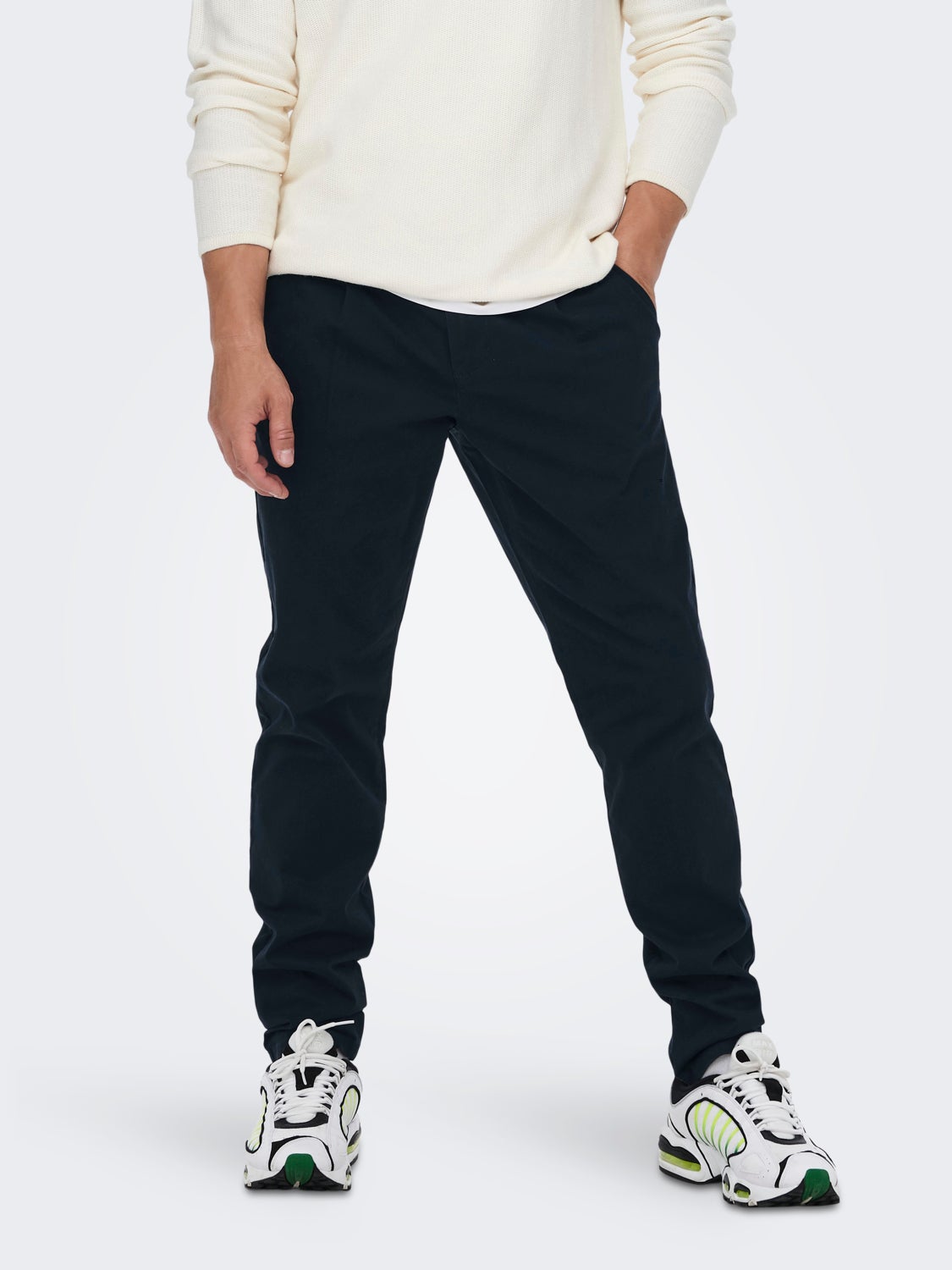 Tapered fit trousers