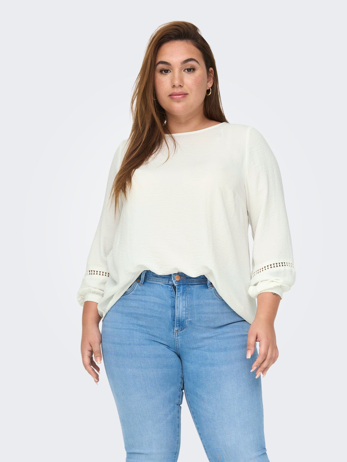Curvy detailed top