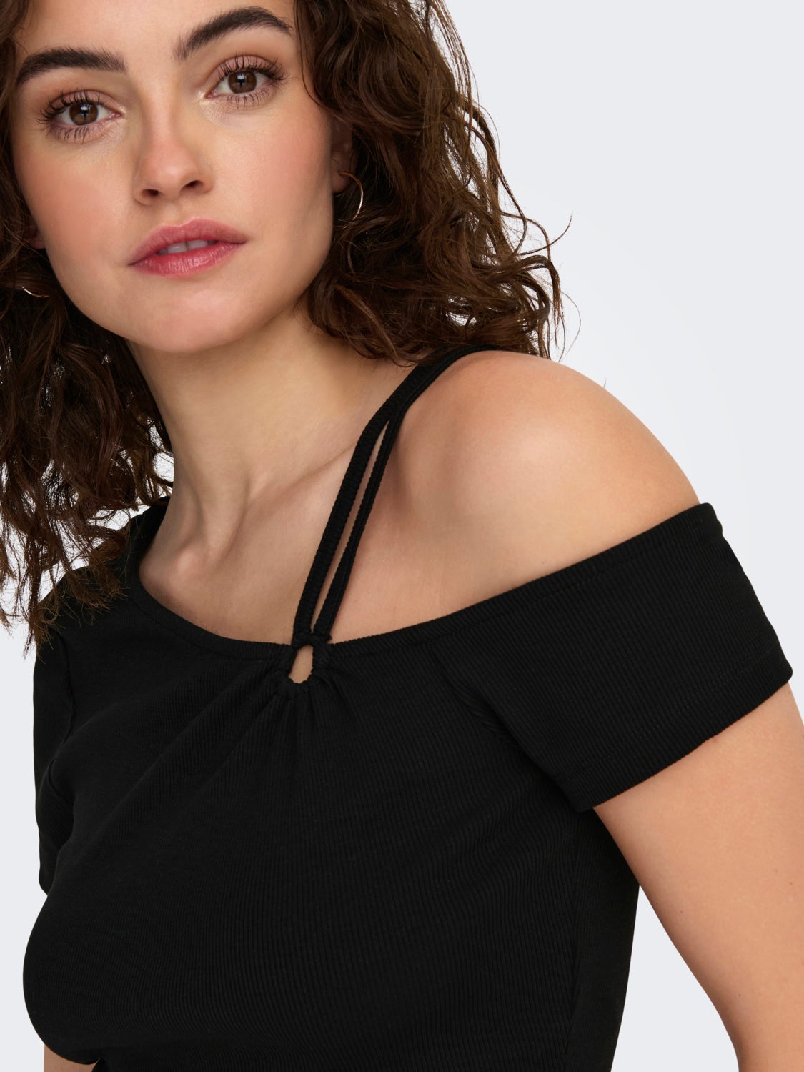 Cut Out Detailed Cropped Top