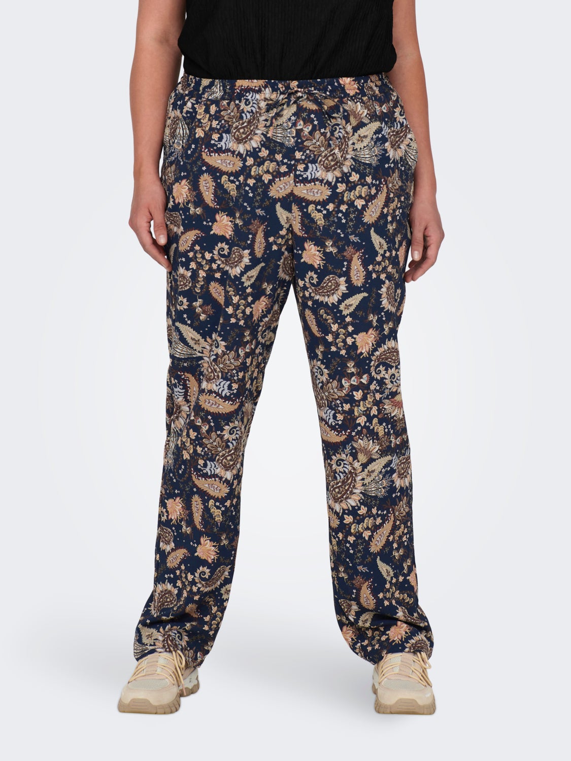 Curvy loose fit pants