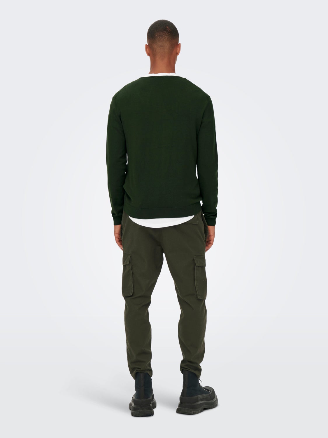 Solid color knitted pullover