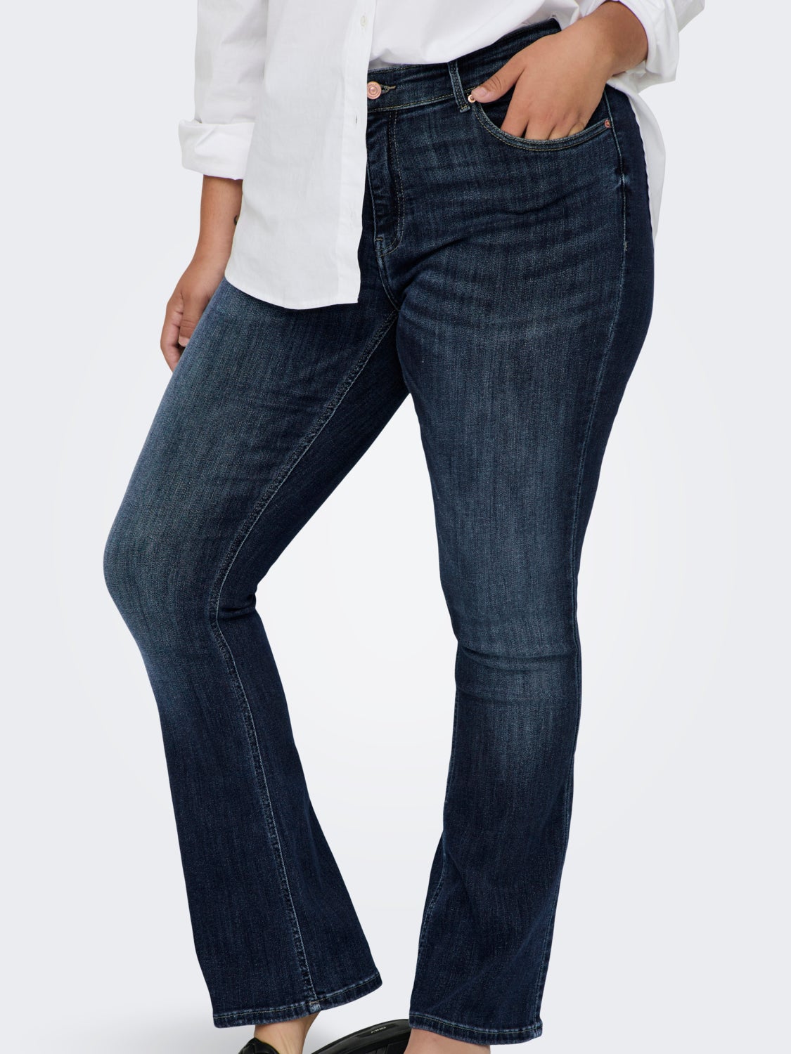 CARVICKY REG SWEET FLARED JEANS