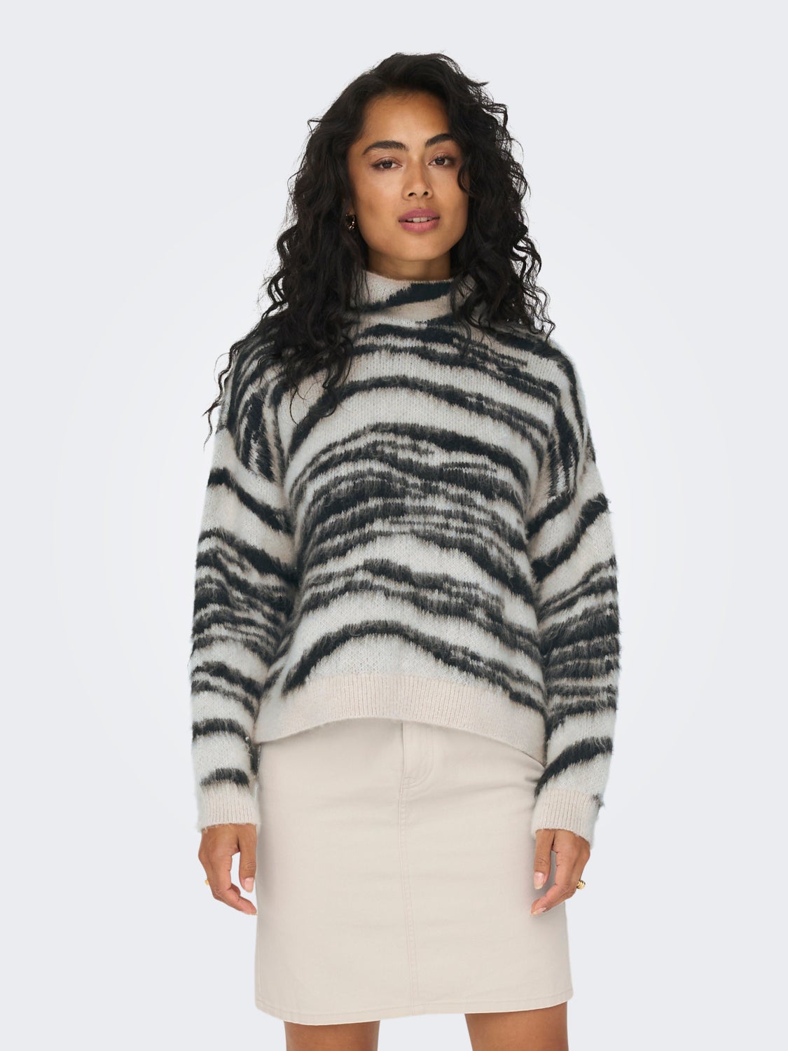 Patterned knitted pullover
