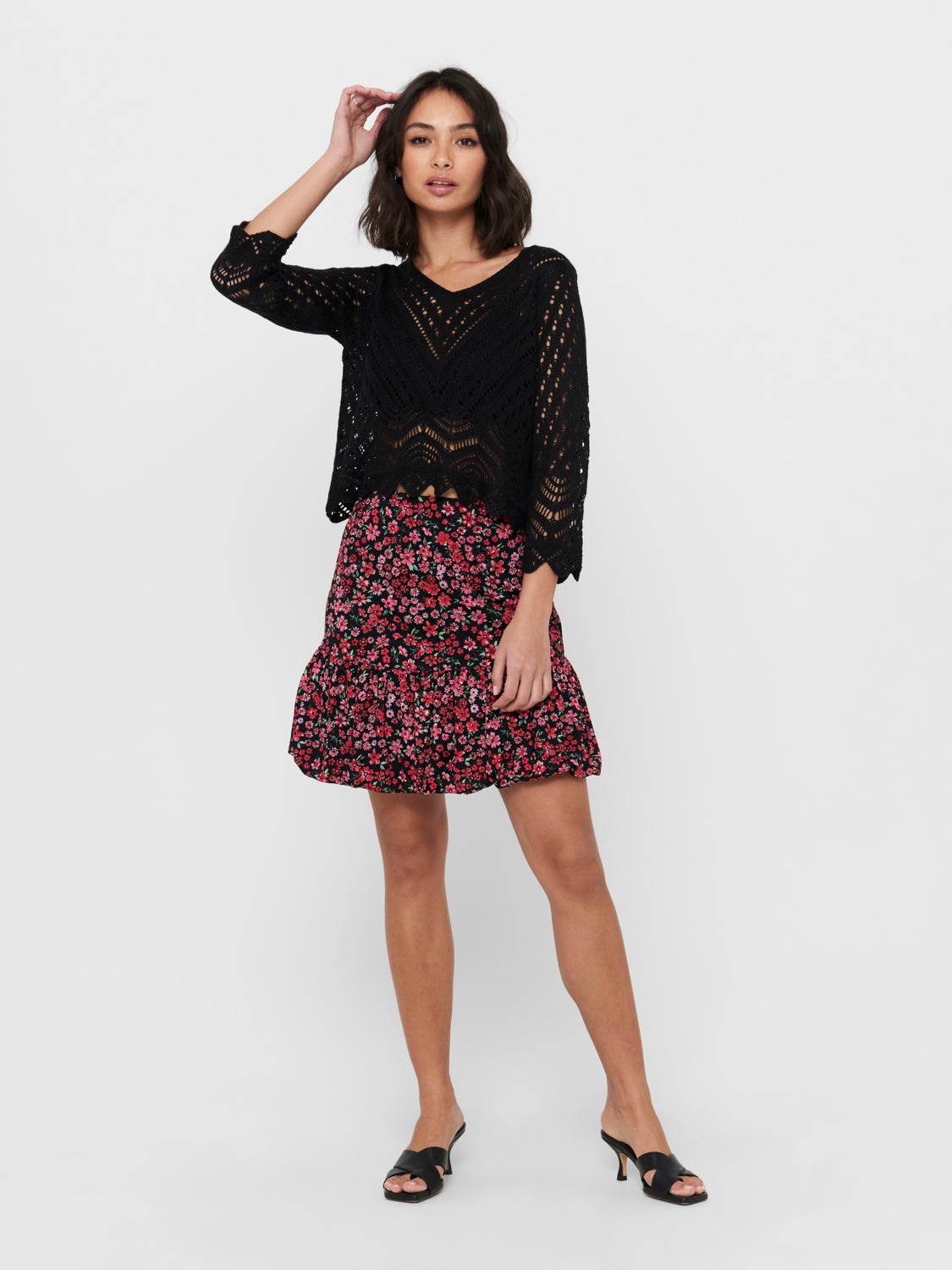 Short Knitted Pullover