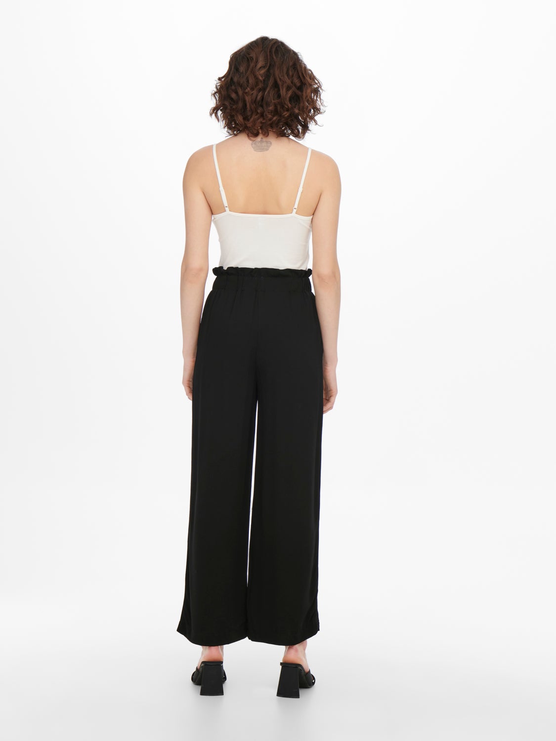 Wide fitted Trousers